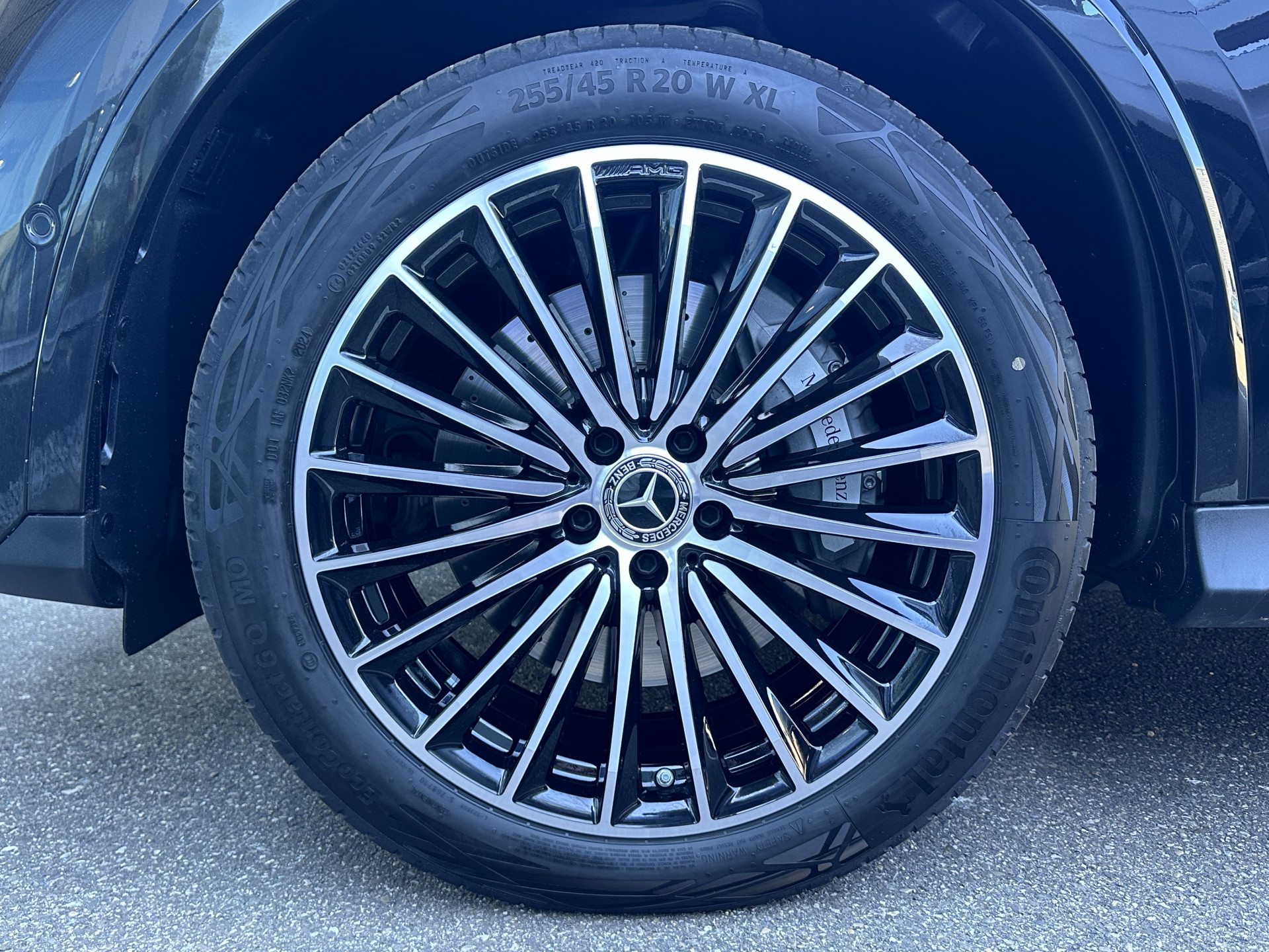 Mercedes-Benz GLC 300e 4MATIC AMG Line l Airmatic l Panoramadak l Massage l Distronic Plus l MBUX lHead-Up l 360 gr Camera l Meesturende Achteras 42920297-3.jpg | Sterdome B.V.