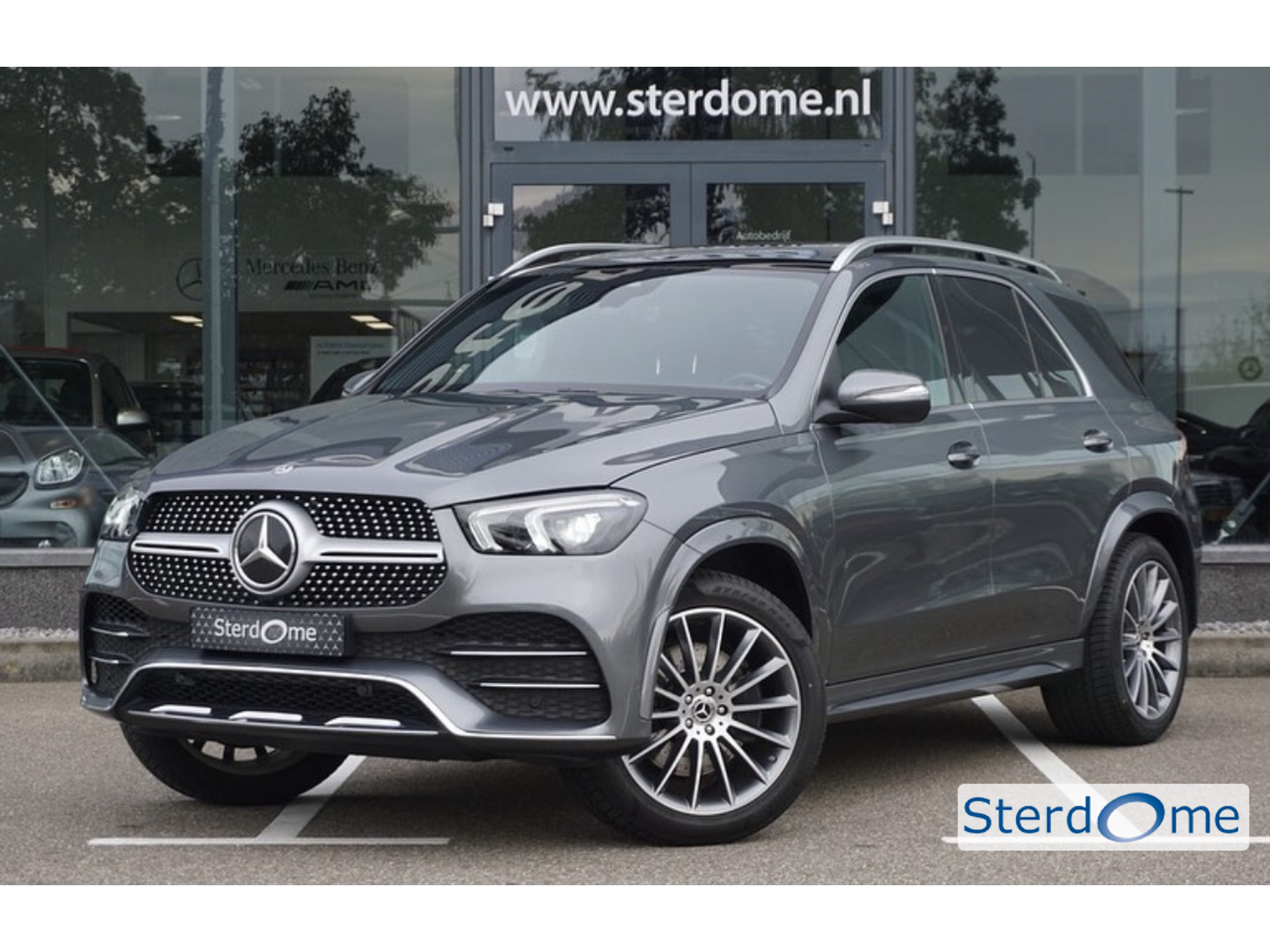 Mercedes-Benz GLE 400 d 4MATIC Premium Plus l V6 l 331 PK l Airmatic Luchtvering l Panoramadak l MBUX l Burmerster l Wegklapbare Trekhaak l Nappa 43984773-0.jpg | Sterdome B.V.