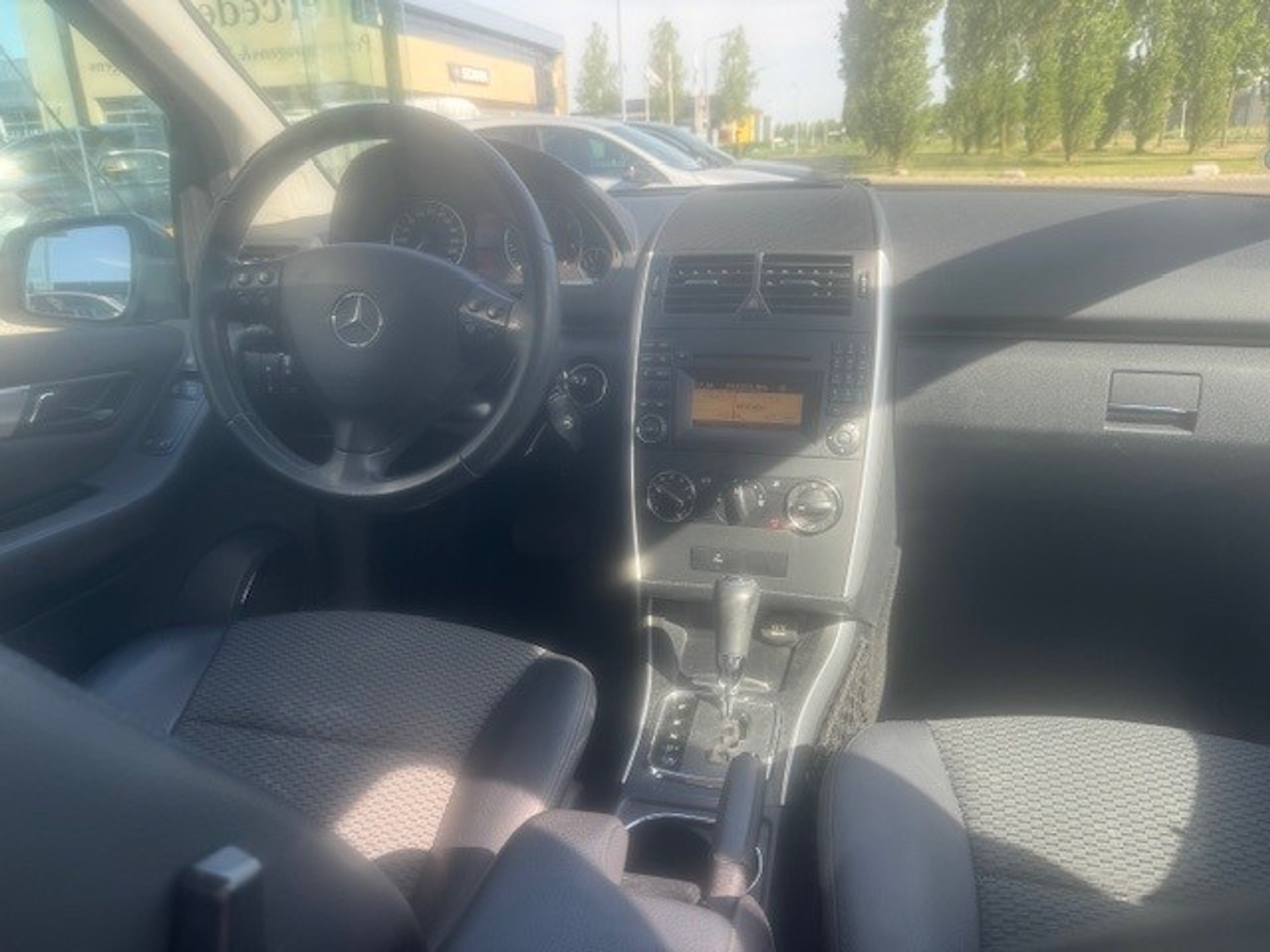 Mercedes-Benz A-Klasse 160 Business Class Avantgarde l PTS l Navi l Airco l Regensensor l Cruise controle l Licht en Zicht pakket l 45116049-1.jpg | Sterdome B.V.
