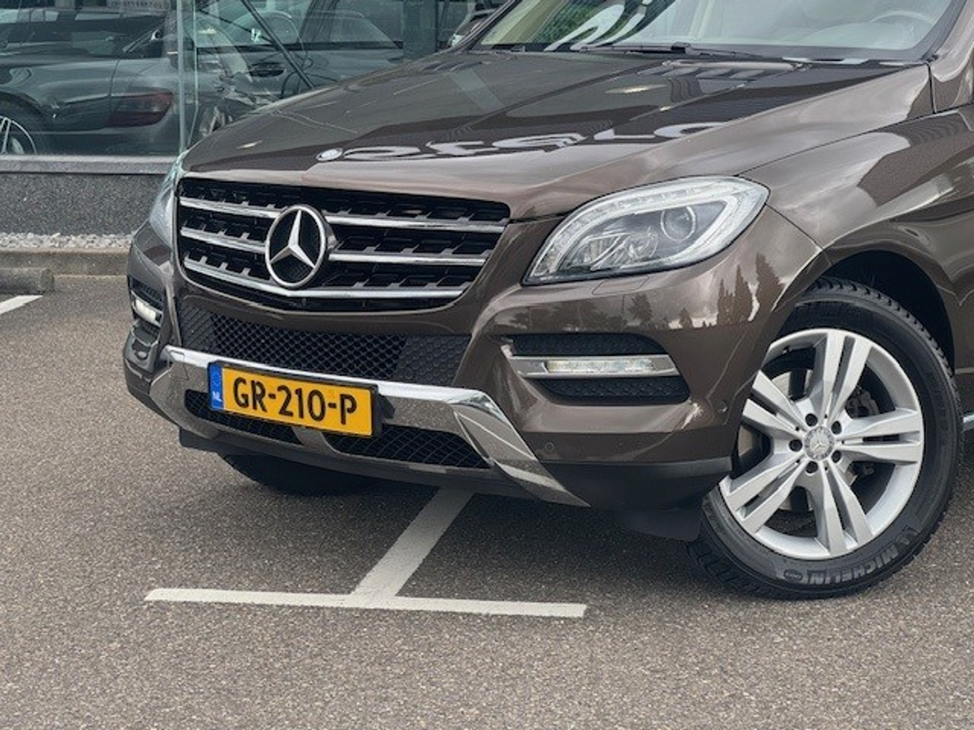 Mercedes-Benz M-Klasse 250 BlueTEC | Spiegelpakket | Air Body Controle l Wegklapbare trekhaak | Stoelverwarming | Inbraakalarm | Beige Leder l Comand l 45486271-2.jpg | Sterdome B.V.