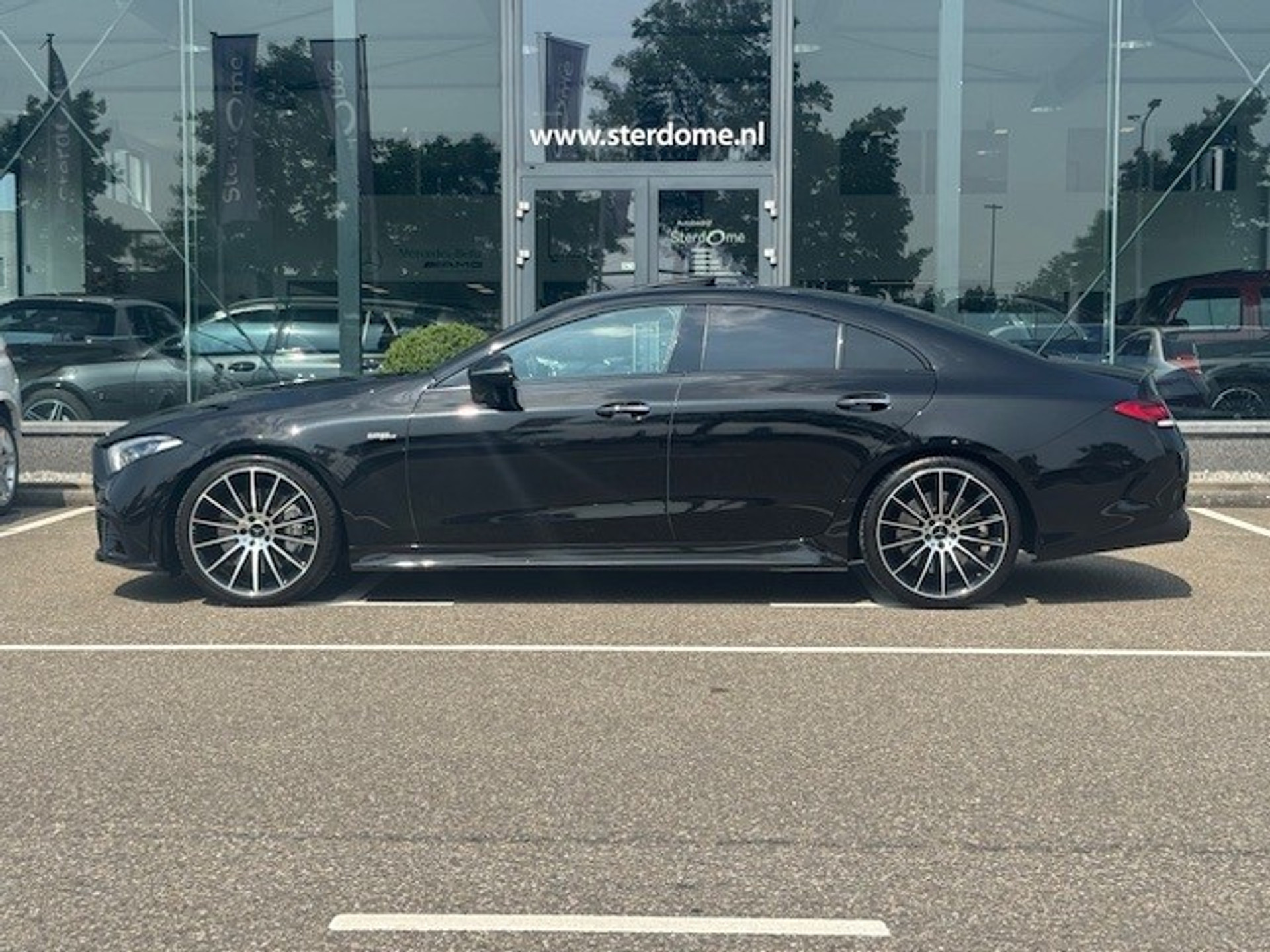 Mercedes-Benz CLS-Klasse AMG 53 4MATIC+ Premium Plus l Schuif- / Kanteldak l Distronic Plus l Memory l Stoelverwamarming en Stoelventilatie l Head Up l L 45692382-2.jpg | Sterdome B.V.