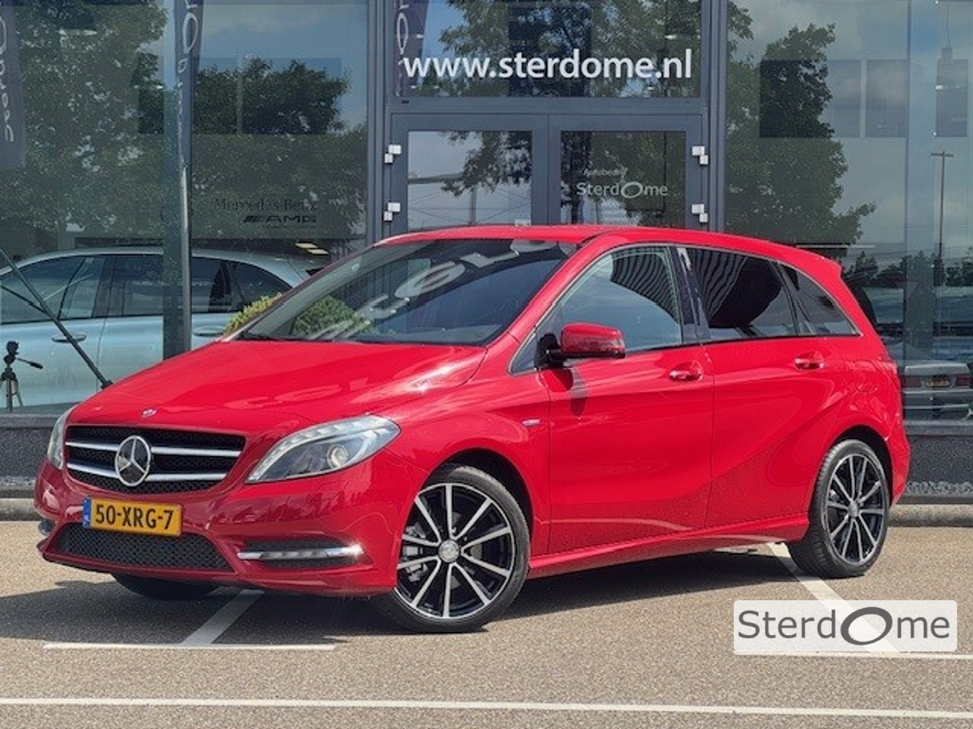 Mercedes-Benz B-Klasse 180 Ambition | Spiegelpakket | Nightpakket | Zitcomfortpakket | licht- en zichtpakket | Actieve parkeer assistent | Airco l Temp 45991801-0.jpg | Sterdome B.V.