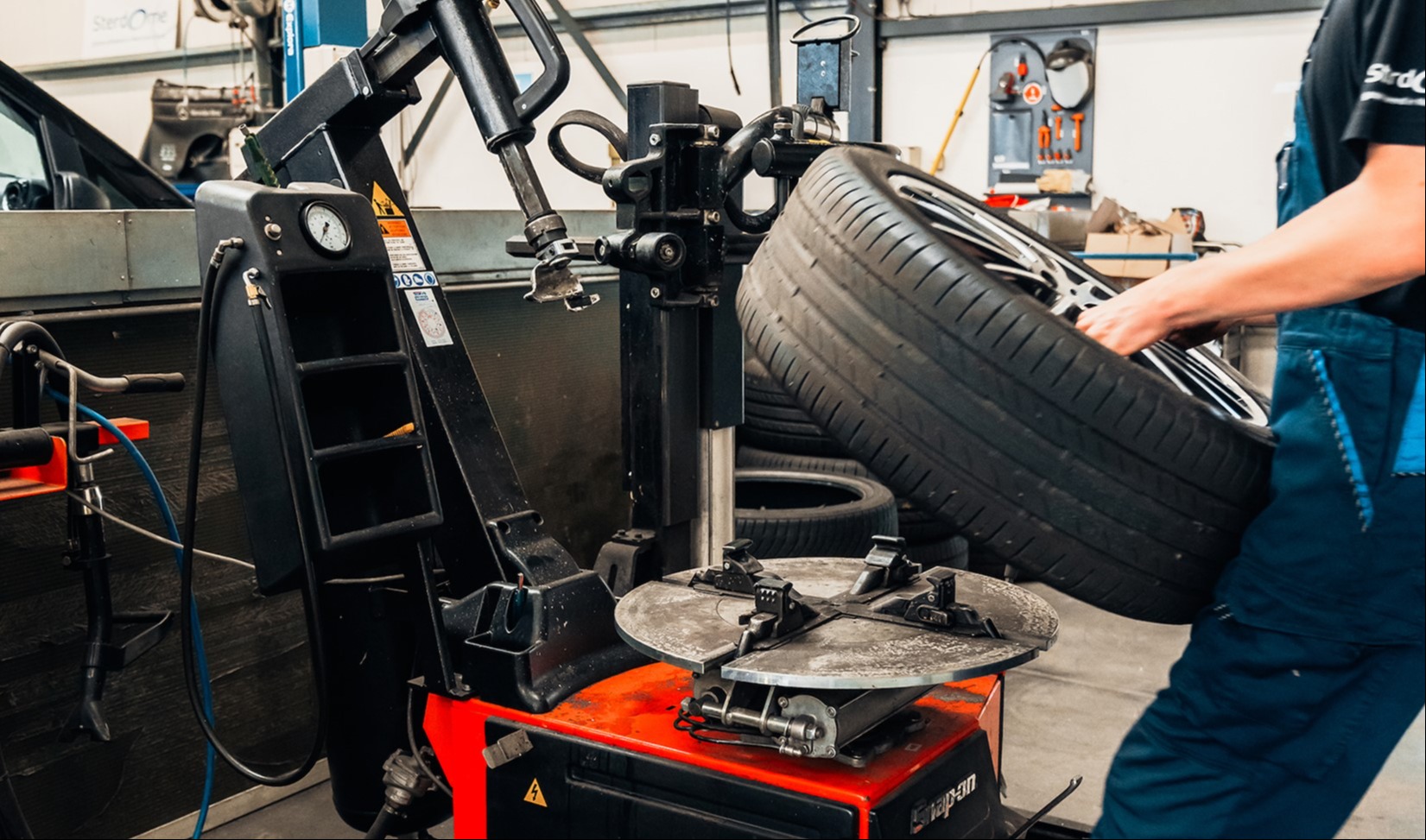 Article article_images_0_1751282316434422415.jpg Bandenservice | Sterdome B.V.