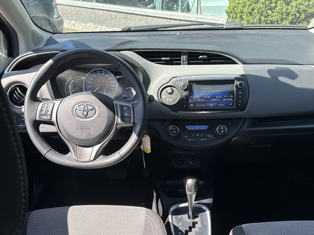 Toyota Yaris 1.5 Hybrid Lease I Camera I Automaat I Airco l Navigatie I Zeer gunstige KM stand! 46443774-1.jpg | Sterdome B.V.