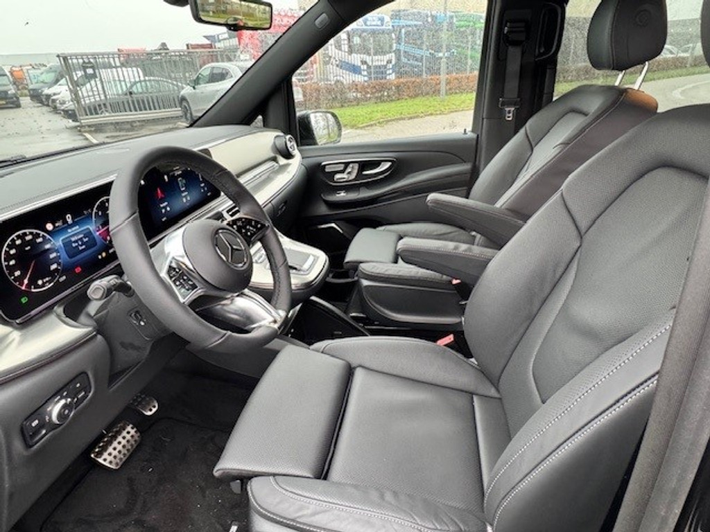 Mercedes-Benz V-Klasse 300d 4-MATIC Extra Lang Dubbel Cabine Edition AMG l Distronic l Agility Controle Onderstel l MBUX l Burmester l Nappa Leder l MU 49642452-1.jpg | Sterdome B.V.