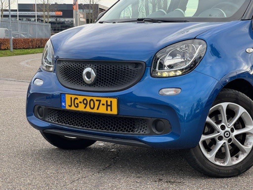 Smart Forfour 1.0 Pure l Airco l Audio l Bluetooth l Cruise Controle l Elektr. ramen l Centrale deurvergendeling l Nederlands geleverde auto l 49682264-4.jpg | Sterdome B.V.